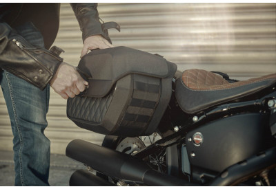 Legend Gear Side Bag  Set LH2 / LH1 Harley Davidson Softail Standard-Street Bob BC.HTA.18.682.20000 SW-Motech